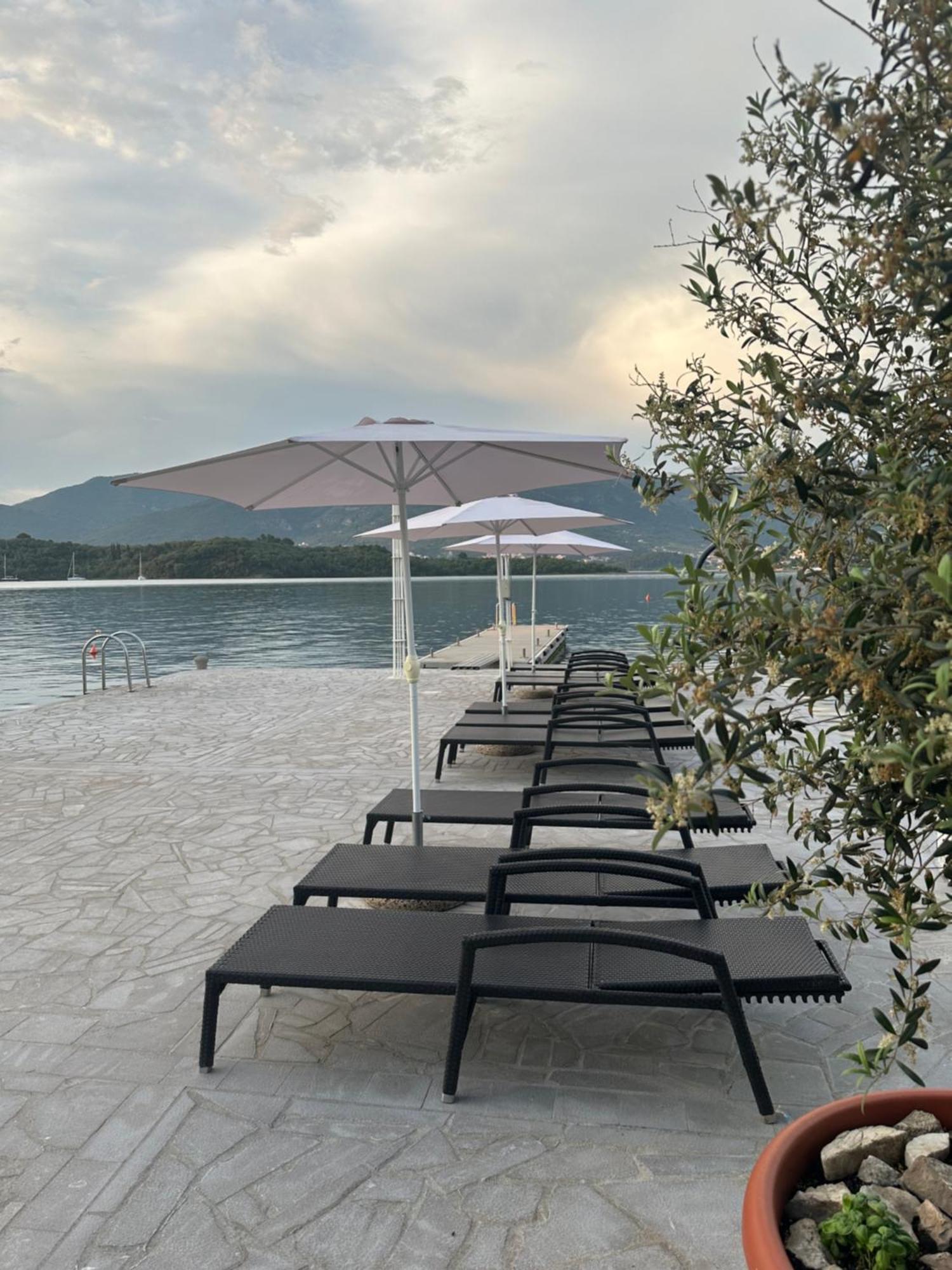 Apartments Kovinic Тиват Экстерьер фото